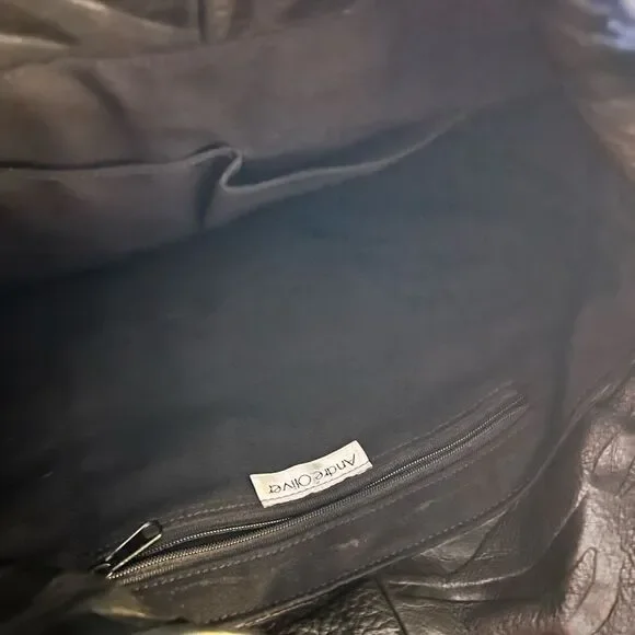 Andre Oliver designer shoulder bag with gorgeous gold chrome hardware - Picture 8 of 10